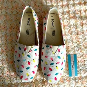 Toms Shoes